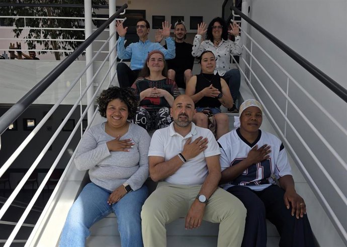 Las 19 personas participantes en la nueva Lanzadera de Empleo de Vitoria-Gasteiz cuentan con diferentes niveles formativos