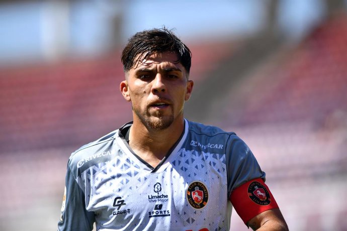Futbol, Deportes La Serena vs Deportes Limache. Copa Chile 2025. El jugador de Deportes Limache Cesar Pinares es fotografiado durante el partido semifinal vuelta de la copa Chile contra Deportes La Serena disputado en el estadio La Portada de La Serena,