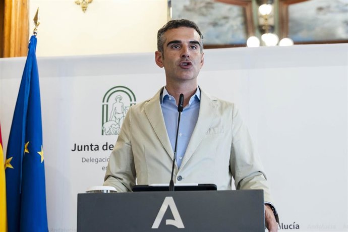 El consejero en funciones de Agricultura, Pesca, Agua y Desarrollo Rural, Ramón Fernández-Pacheco. Archivo.