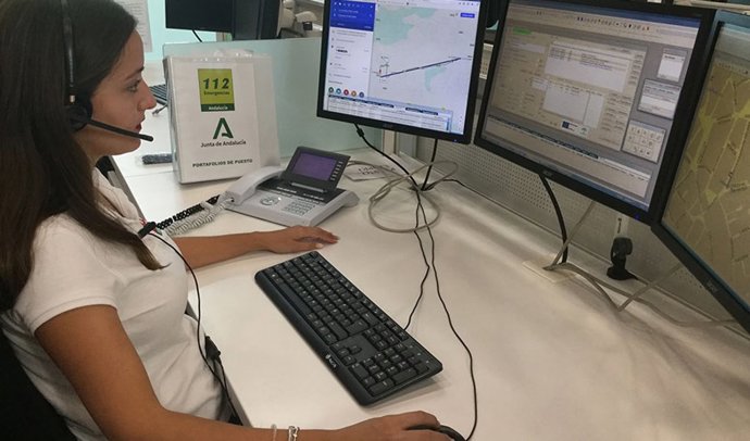 Archivo - Operadora de la Sala 112 Andalucía.