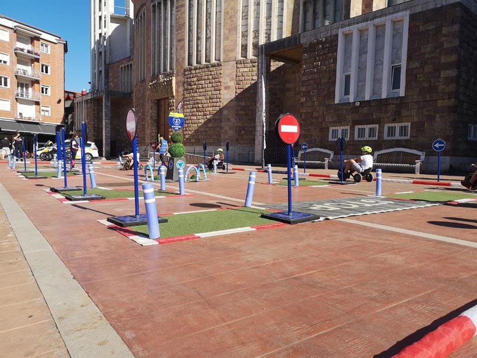 Archivo - Circuito de seguridad vial instalado en Torrelavega.