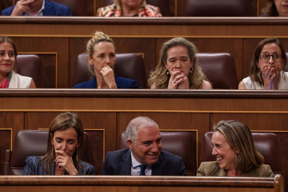 La vicesecretaria de Regeneración Institucional del PP, Cuca Gamarra, durante una sesión plenaria en el Congreso de los Diputados, a 16 de junio de 2026, en Madrid (España).