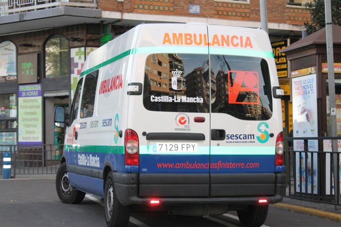 Archivo - Ambulancia