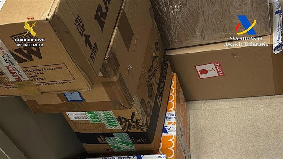 En total, las fuerzas de seguridad han aprehendido 23 kilogramos de droga, cuyo valor en el mercado ilícito habría alcanzado más de 150.000 euros