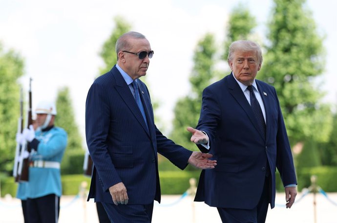ANKARA, July 7, 2026  -- Turkish President Recep Tayyip Erdogan (L) meets with U.S. President Donald Trump at the Presidential Complex in Ankara, Trkiye, July 7, 2026. Trump said on Tuesday he was disappointed with NATO allies regarding the conflict in 