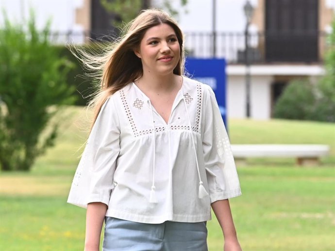 La Infanta Sofía ha visitado por sorpresa esta mañana el Monasterio de Cogullada