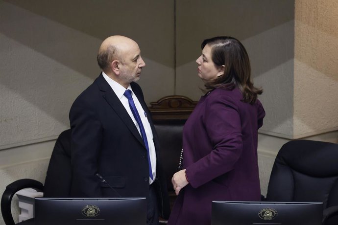Valparaiso, 7 de julio 2026  Los senadores Juan Luis Castro y Paulina Vodanovic en la Sesion del Senado   Sebastian Cisternas/Aton Chile