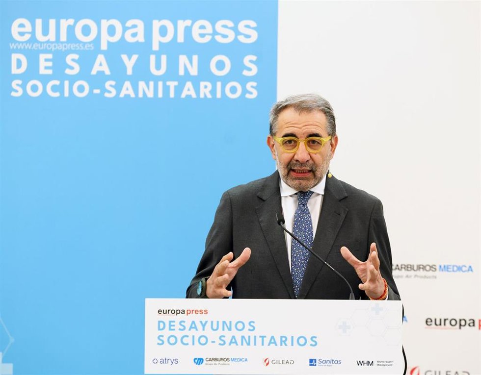 El consejero de Sanidad de Castilla-La Mancha, Jesús Fernández Sanz, participa en un desayuno Socio-Sanitario organizado por Europa Press, a 8 de julio de 2026, en Madrid (España).