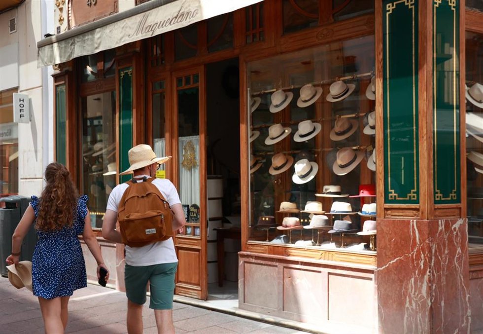 Imagen de calles comerciales del centro de Sevilla. 