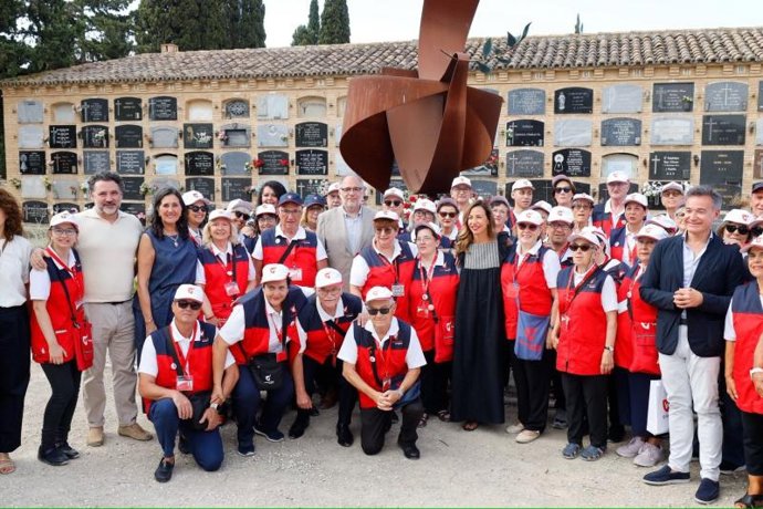 Zaragoza rinde un emotivo homenaje a los seis voluntarios municipales fallecidos en el último año, que ha presidido la alcaldesa, Natalia Chueca