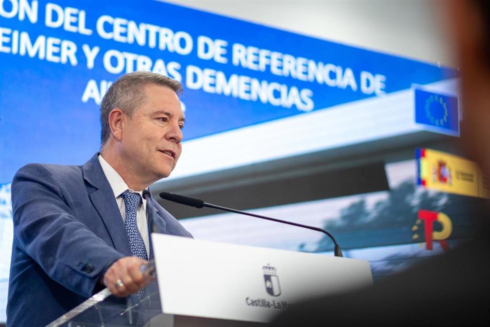 El presidente de Castilla-La Mancha, Emiliano García-Page, inaugura en Albacete, el Centro de Referencia de Alzheimer y otras demencias.