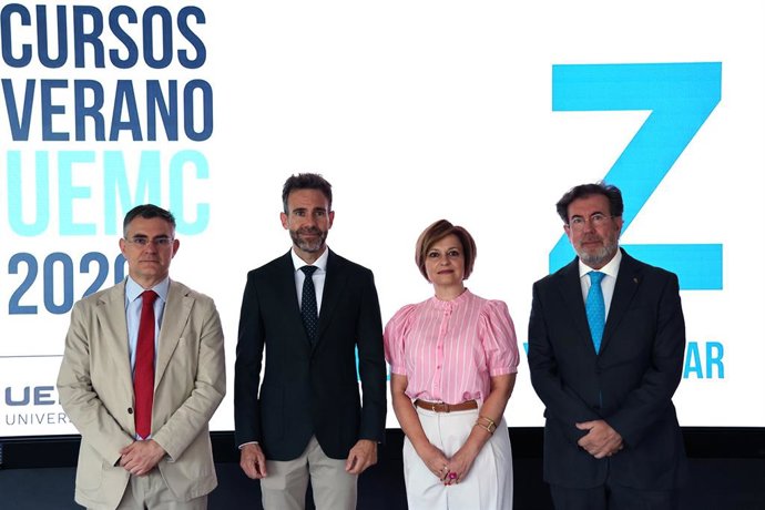Carlos Roncero; David García López (rector de la UEMC); Berta García Otero (vicerrectora de Estudiantes y Vida Universitaria); y Carlos Egea