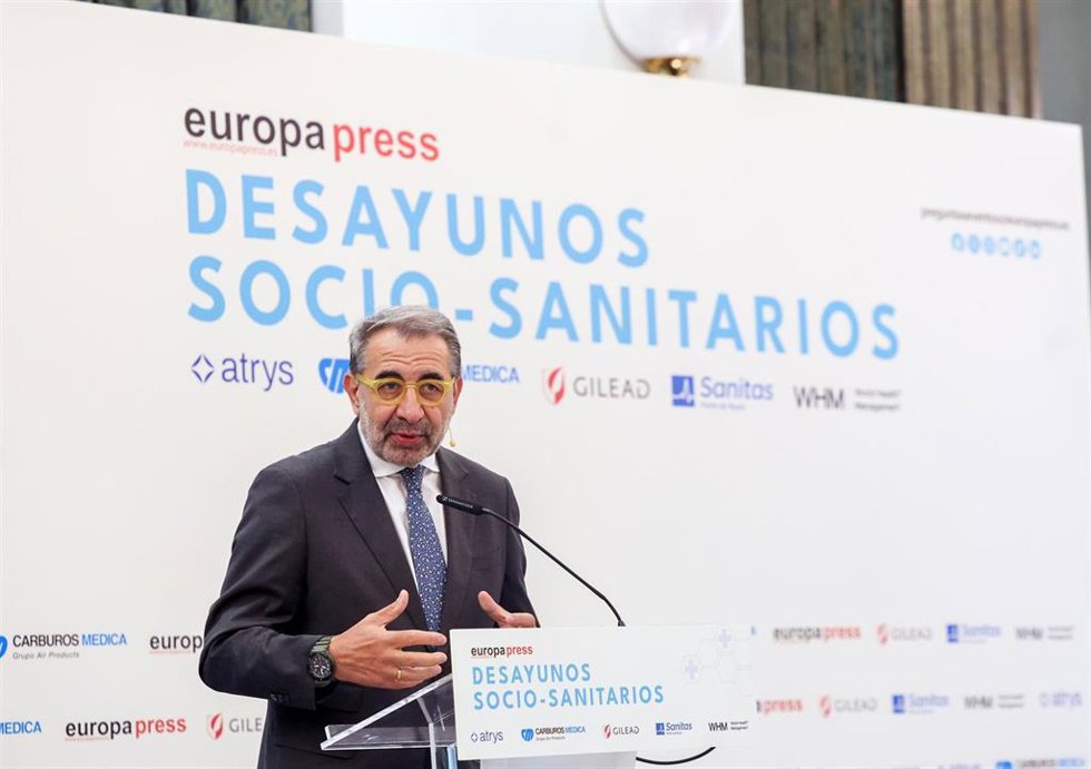 El consejero de Sanidad de Castilla-La Mancha, Jesús Fernández Sanz, participa en un desayuno Socio-Sanitario organizado por Europa Press, a 8 de julio de 2026, en Madrid (España).