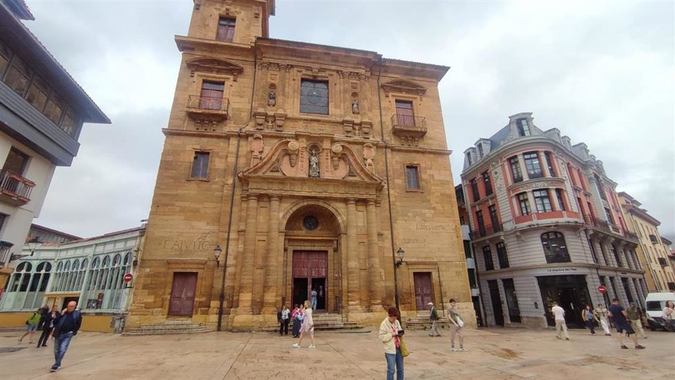 Iglesia de San Isidoro el Real de Oviedo.