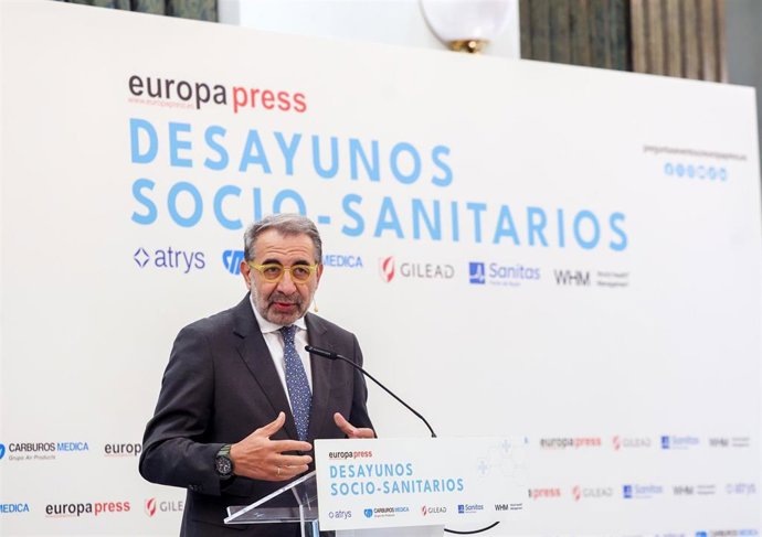 El consejero de Sanidad de Castilla-La Mancha, Jesús Fernández Sanz, participa en un desayuno Socio-Sanitario organizado por Europa Press, a 8 de julio de 2026, en Madrid (España).