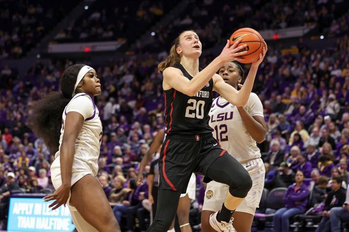 Archivo - Elena Bosgana, durante un partido en la NCAA.