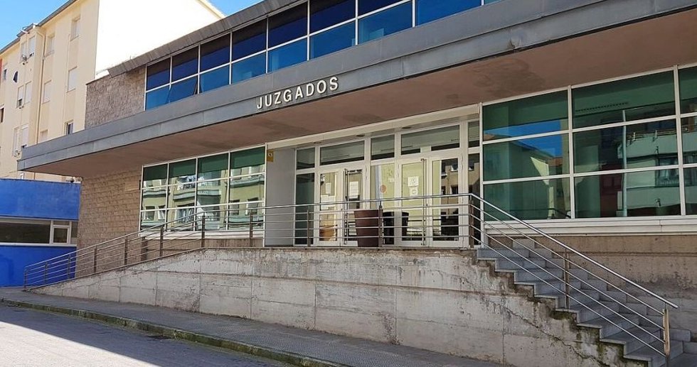 Entrada juzgados Santander. Complejo Salesas. Juzgado de Guardia. Justicia Gratuita.