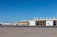 Junta lamenta que no esté completado el estudio de conexión por tren al aeropuerto de Sevilla tres años y medio después