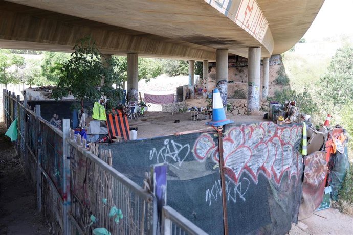 Archivo - Un asentamiento debajo del puente de Sa Riera, en una foto de archivo.