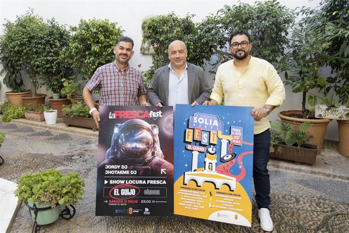 El delegado de Cultura de la Diputación de Córdoba, Gabriel Duque (centro), en la presentación de 'Solia Rural Fest' de El Guijo.