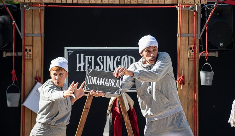 Obra incluida en la  Red Andaluza de Teatros Públicos.