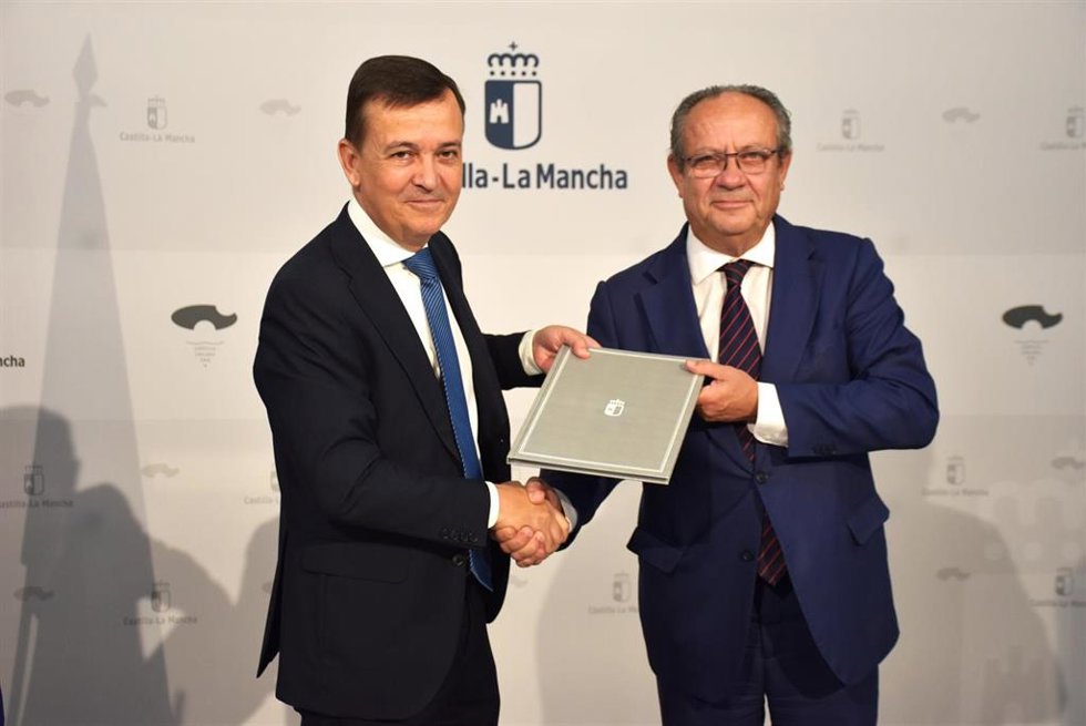Acto firma del protocolo de intenciones para la incorporación de la compañía farmacéutica española ROVI al centro de conocimiento de Salud Digital del Centro Regional de Innovación Digital (CRID).