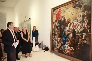La consejera de Cultura y Deporte en funciones, Patricia del Pozo), supervisa los trabajos de restauración de los once lienzos en el Museo de Cádiz , entre los que destacan óleos de Murillo.