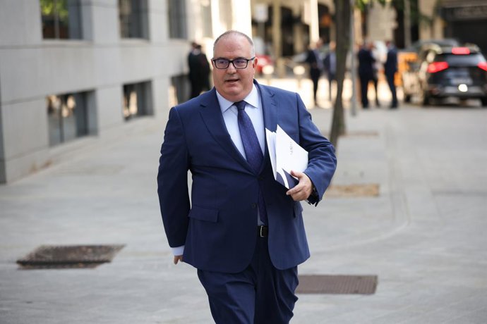 El abogado del ex comisario Villarejo, Antonio José García Cabrera, a su llegada a la Audiencia Nacional, a 8 de julio de 2026, en Madrid (España).