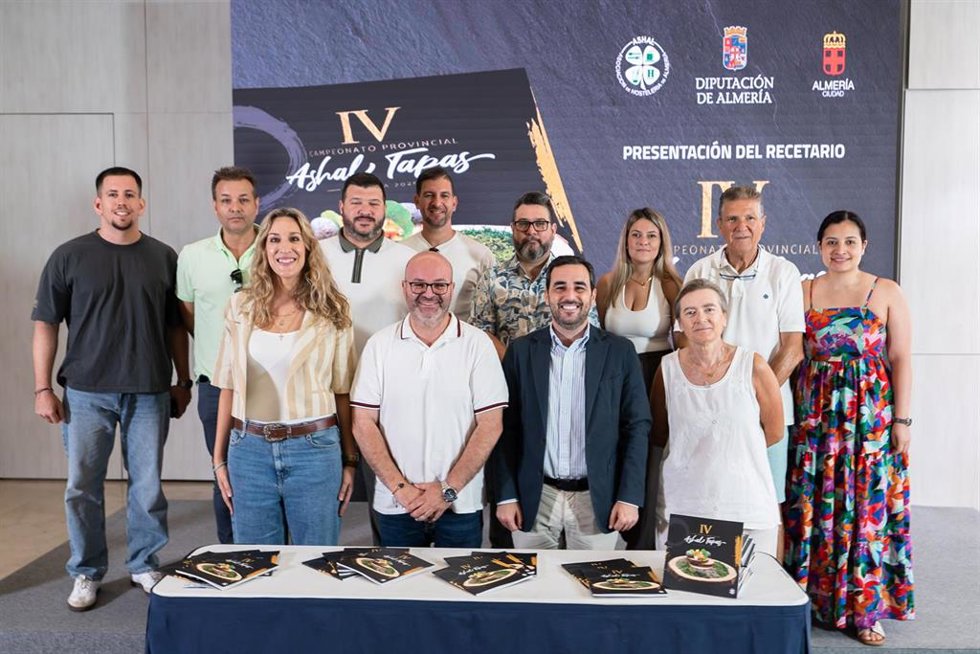 Presentación del recetario del IV Concurso Provincial de Tapas de Almería.