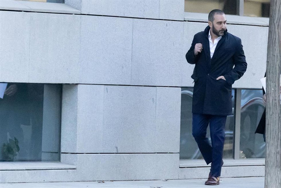 Archivo - El empresario Víctor de Aldama a su llegada al interrogatorio del juez instructor del 'caso Koldo', en la Audiencia Nacional, a 27 de noviembre de 2025, en Madrid (España).