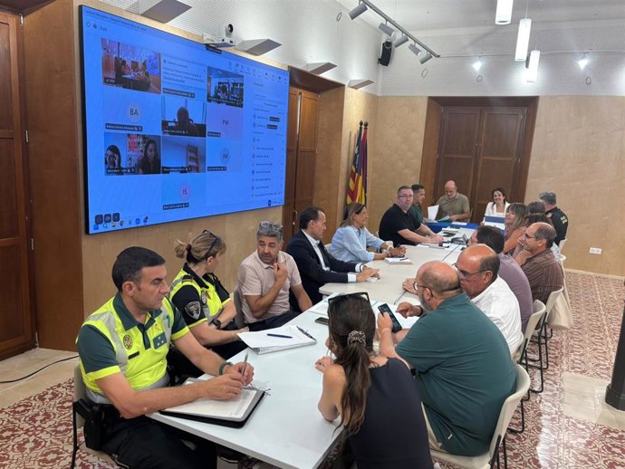 Administraciones y sector del transporte se coordinan para luchar contra el intrusismo en el sector.