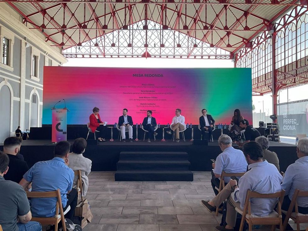 I Congreso de Movilidad y Seguridad Operacional de la Universidad Corporativa de Renfe, celebrado en la antigua estación de tren de León.