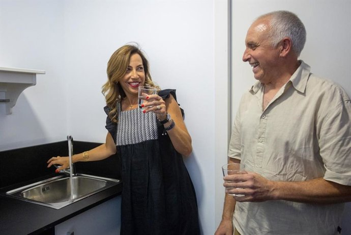 Chueca salda una deuda histórica en Torrecilla de Valmadrid con la nueva tubería de agua potable