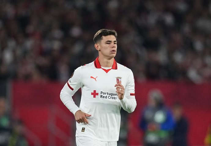 Archivo - May 7, 2026, Freiburg, Aarhus, Germany: GABRIEL MOSCARDO from Braga  looks on during UEFA Europa League Semi final: Freiburg and Braga.