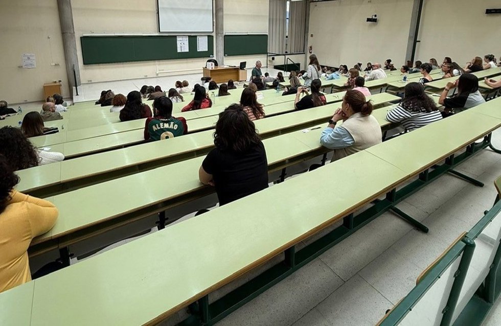 Archivo - Examen de oposiciones en Asturias.