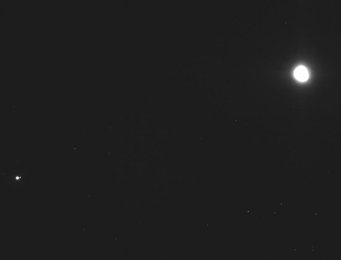 Archivo - Arquivo - A missão OSIRIS-REx da NASA captou uma imagem que mostra a Terra e a Lua, além do asteróide Bennu, seu destino científico