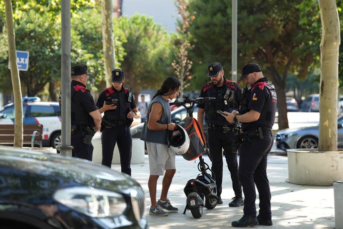 Els Mossos d'Esquadra durant el dispositiu