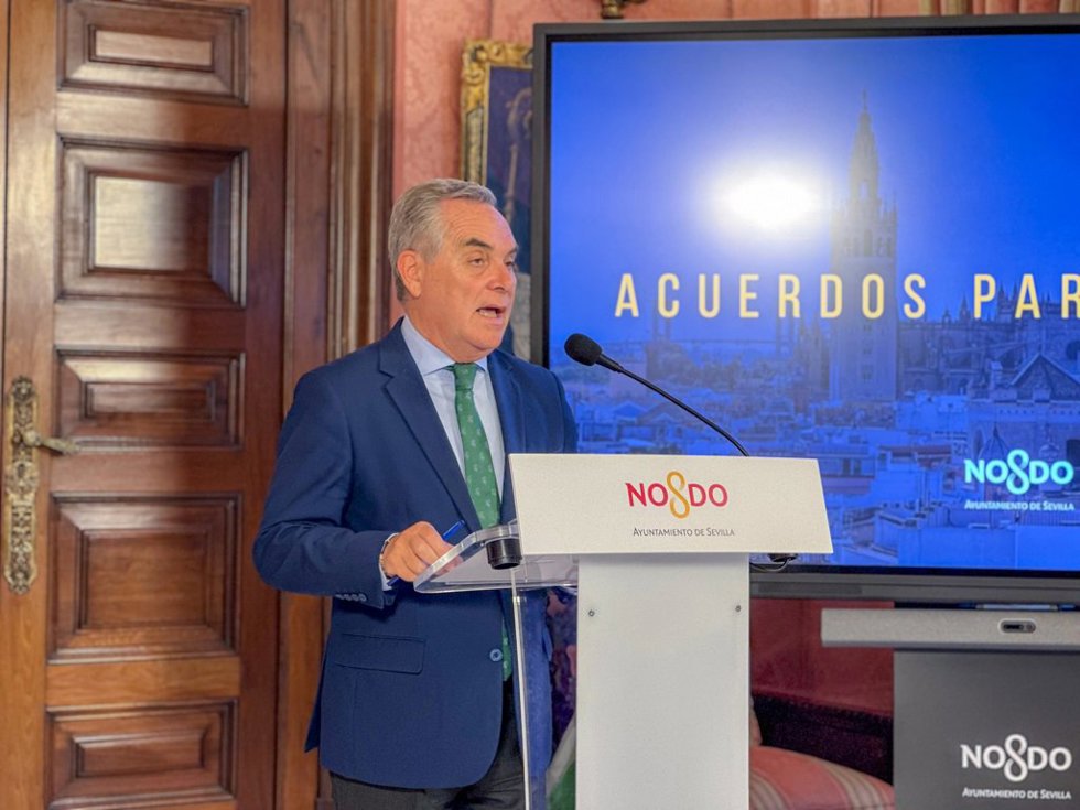 Archivo - El portavoz del Grupo Popular en el Ayuntamiento de Sevilla, Juan Bueno.