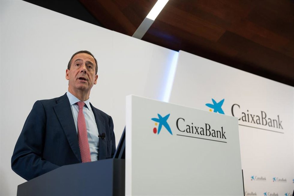 Archivo - El CEO de Caixabank, Gonzalo Gortázar, interviene durante la presentación del Plan Estratégico 2025-2027 de Caixabank, en la sede de la entidad, a 19 de noviembre de 2024, en Madrid (España).