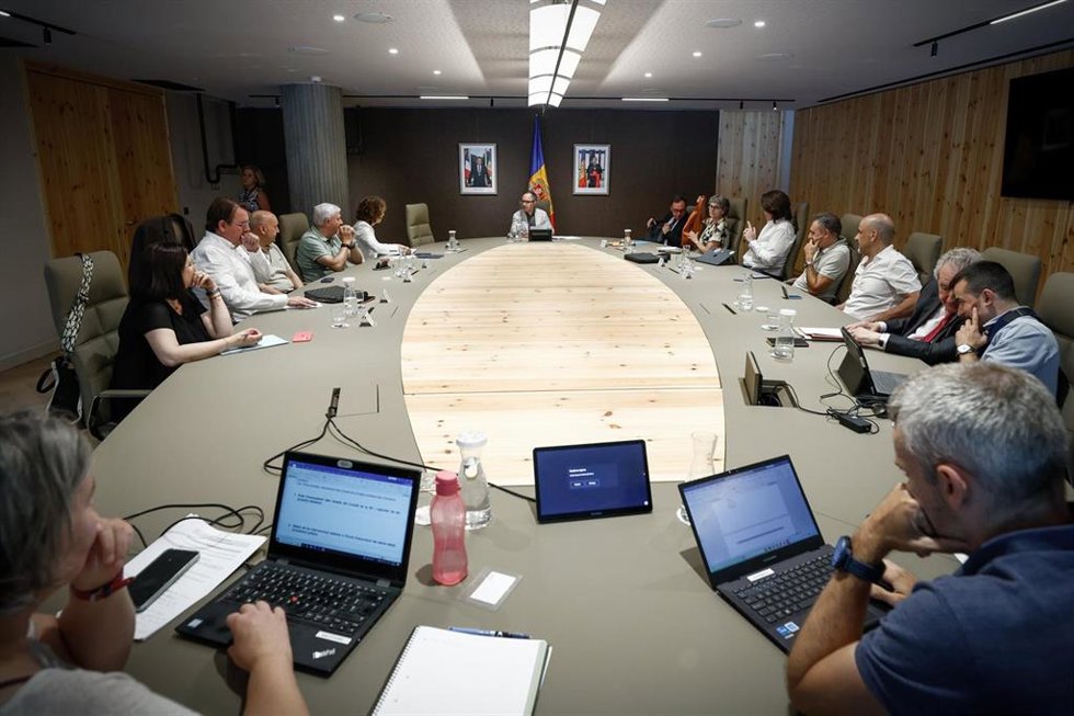 Un instante de la reunión del Pacto de Estado para el acuerdo con la UE.