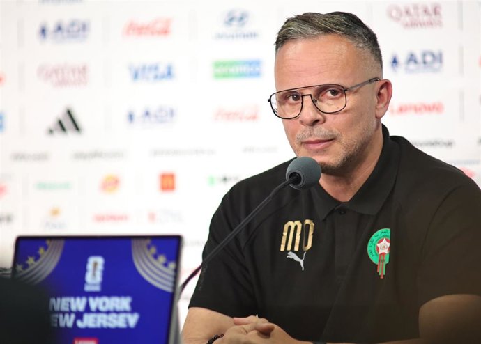 El selecconador de Marruecos Mohamed Ouahbi en rueda de prensa en el Mundial 2026