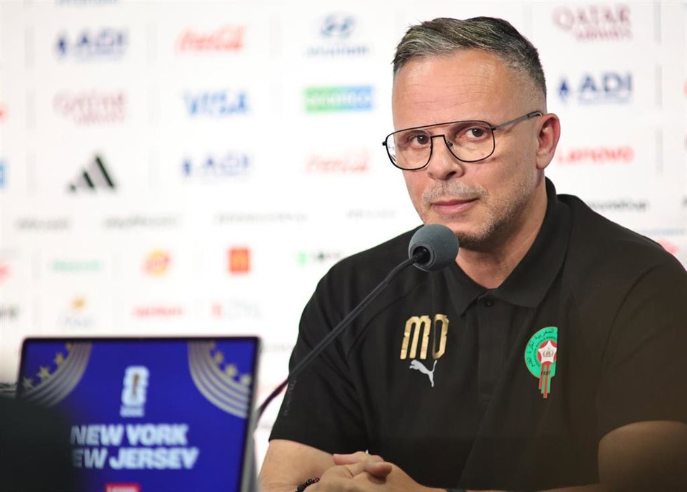 El selecconador de Marruecos Mohamed Ouahbi en rueda de prensa en el Mundial 2026