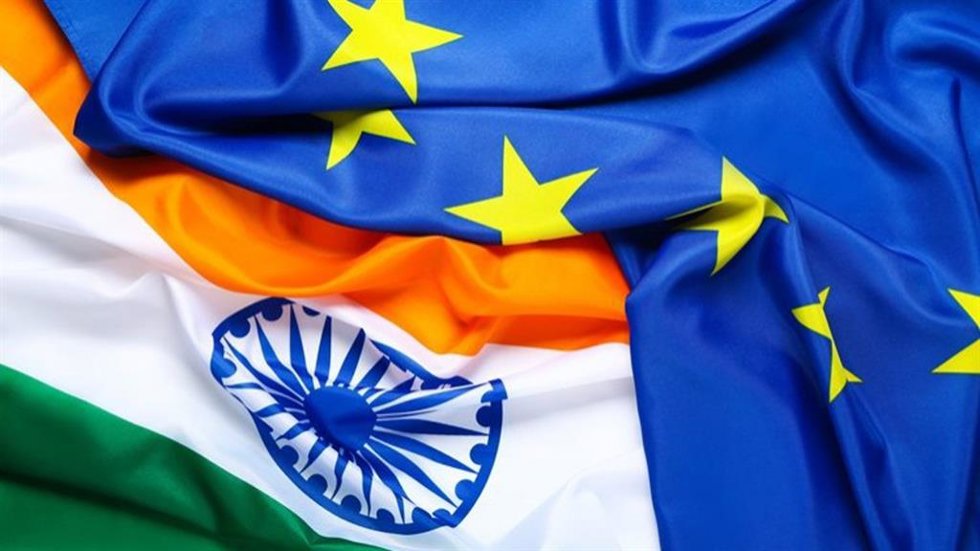 Banderas de la UE e India