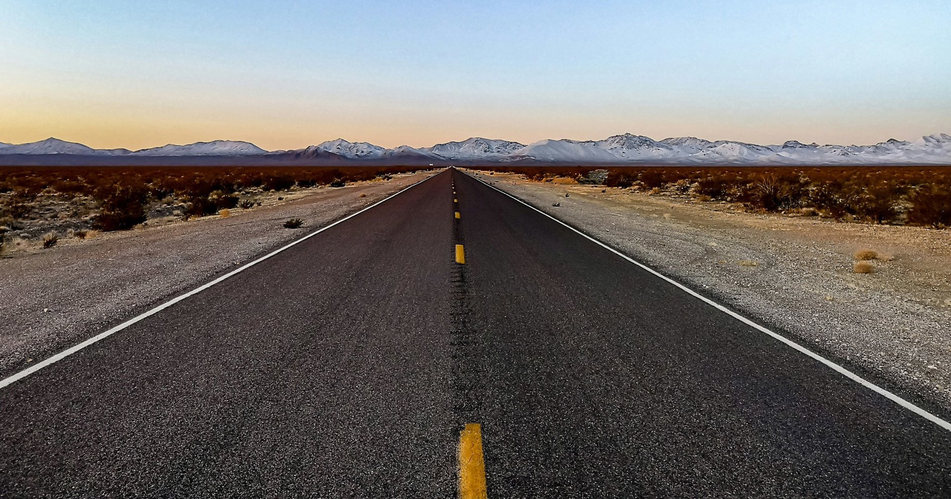 Carretera hacia el horizonte, un viaje hacia un futuro que ya está en marcha.
