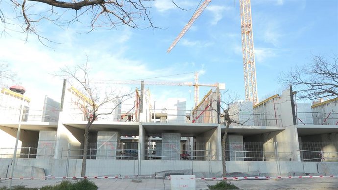 Archivo - Bloque de pisos en construcción