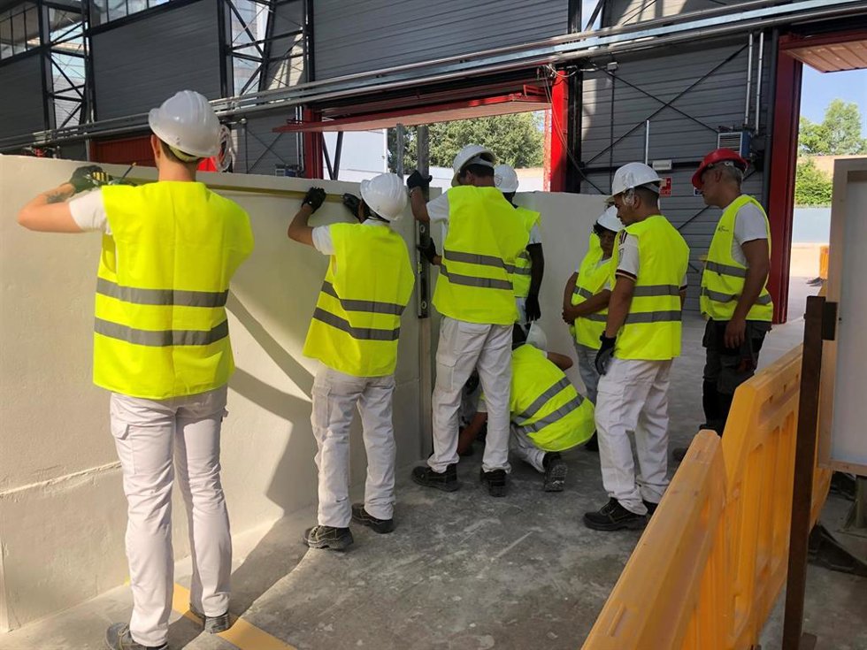 Trabajadores del sector de la construccion.