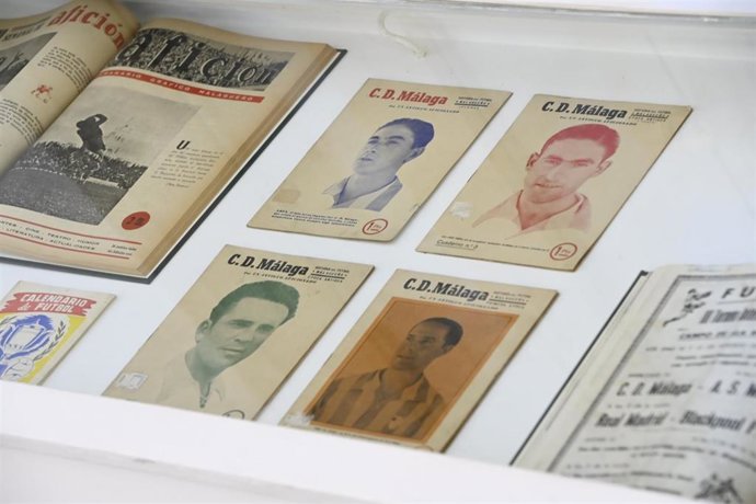 El Archivo Municipal expone una selección documental y gráfica sobre la historia del fútbol en Málaga