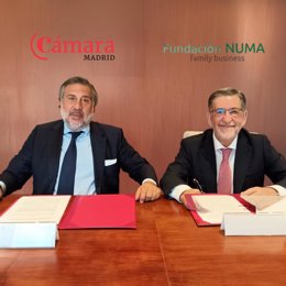 Firma de Fundación NUMA como socio Protector del Club Cámara Madrid