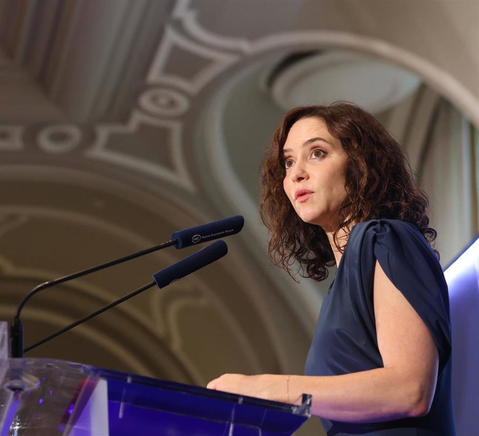 La presidenta de la Comunidad de Madrid, Isabel Díaz Ayuso, durante un desayuno informativo de Fórum Europa, en Hotel Mandarin Oriental Ritz de Madrid, a 7 de julio de 2026, en Madrid (España).