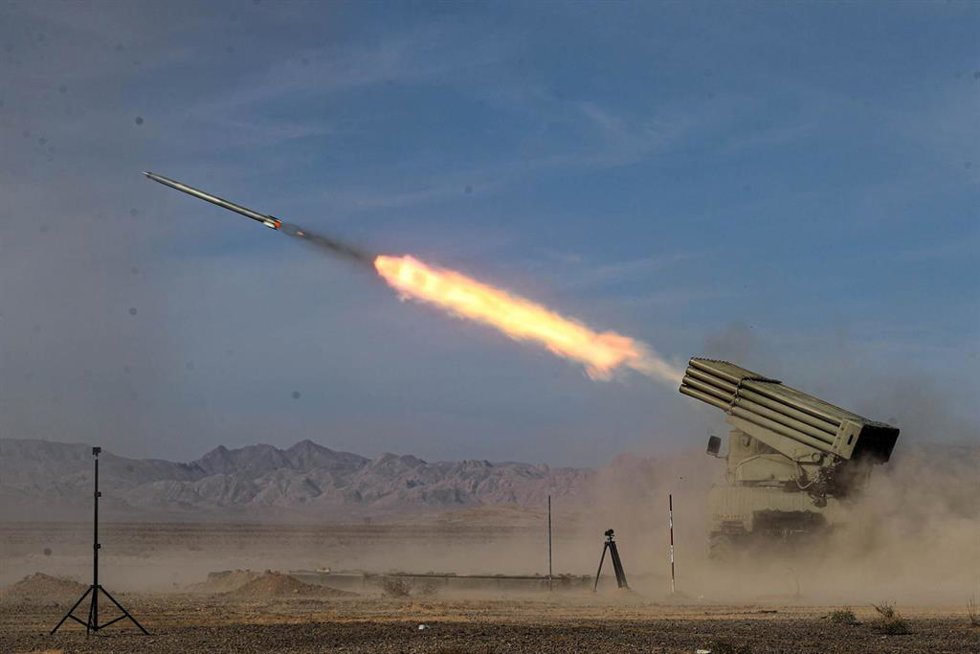 Archivo - El Ejército iraní realiza el lanzamiento de misiles durante un ejercicio de las fuerzas terrestres.